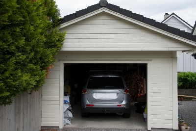 5341445-garage-and-car